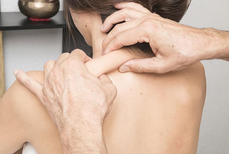 什么是肩颈按摩精油
