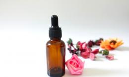 如何在头发上使用玫瑰果油