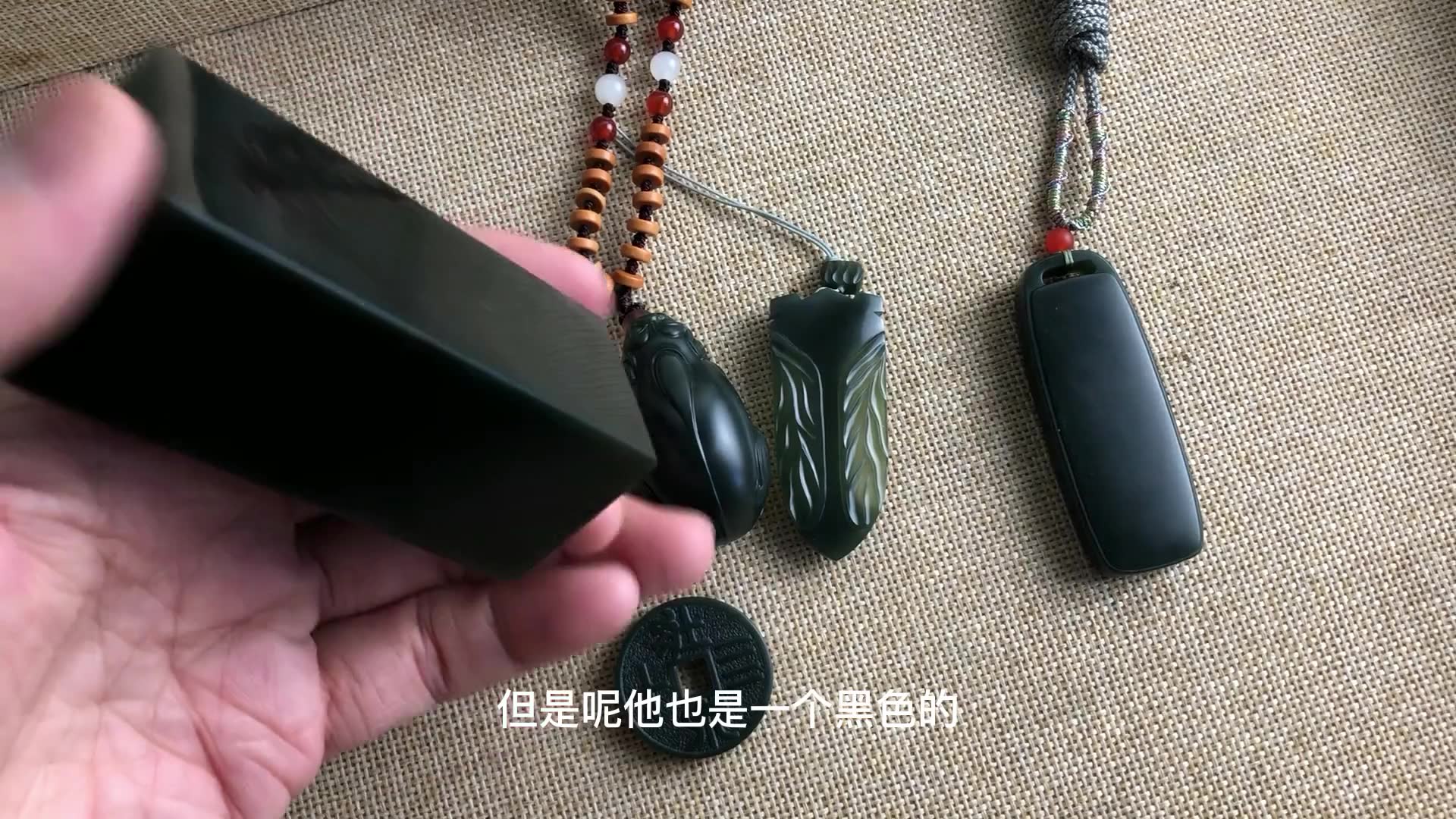 藏青玉的作用和功效("藏青玉：神秘的石头，拥有神奇的功效") ...