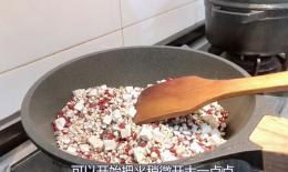 赤小豆薏米红枣汤的功效(赤小豆薏米红枣汤：美容养颜，排毒养肝) ...